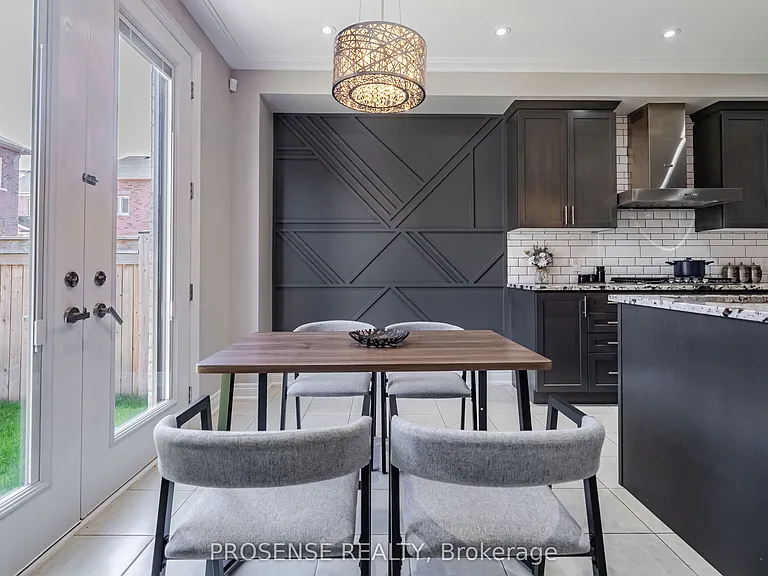 8 Macbean Cres — Photo 24