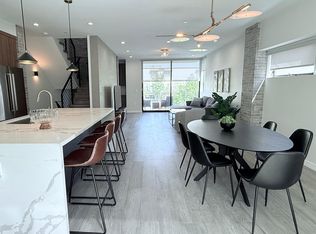 5061 Laurel Canyon Blvd, Valley Village, CA 91607