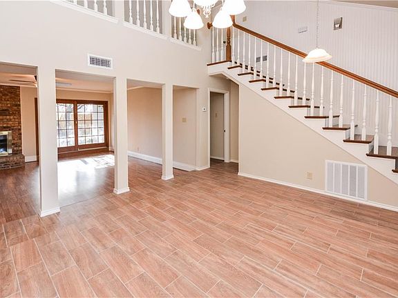 5th image of 462 Biscay Dr