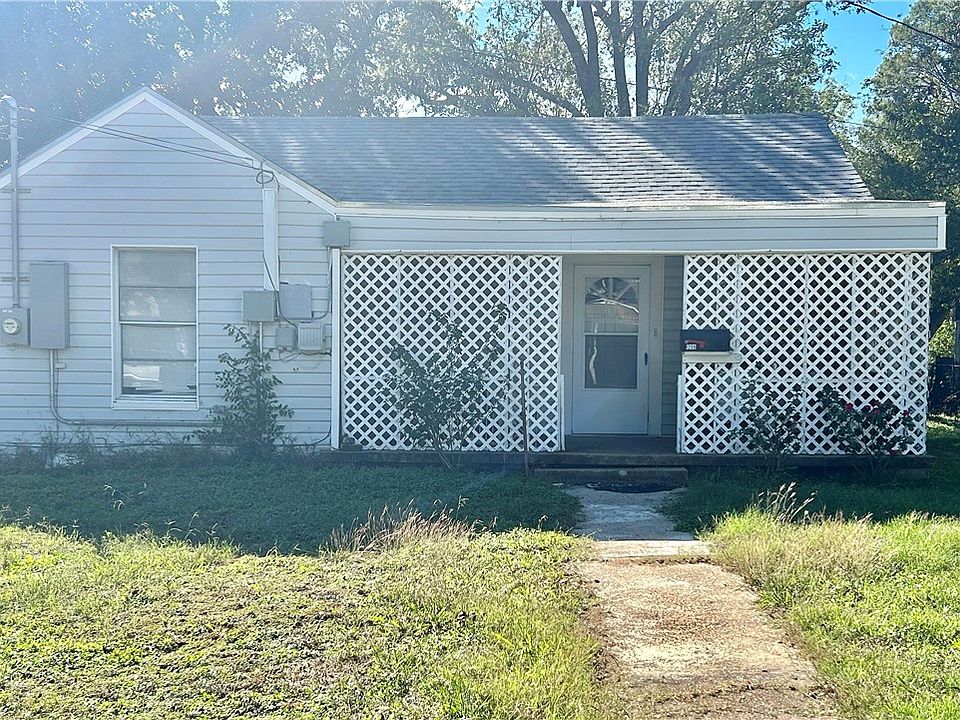 1st image of 1208 La Vega St
