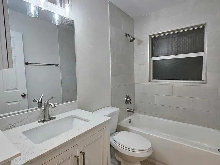 9209 Seville Rd — Photo 10