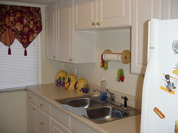 3rd image of 627 Oaks Hollow Ct #D3-2