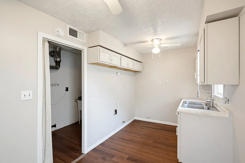 18614 Homeway Road - 1 — Photo 4