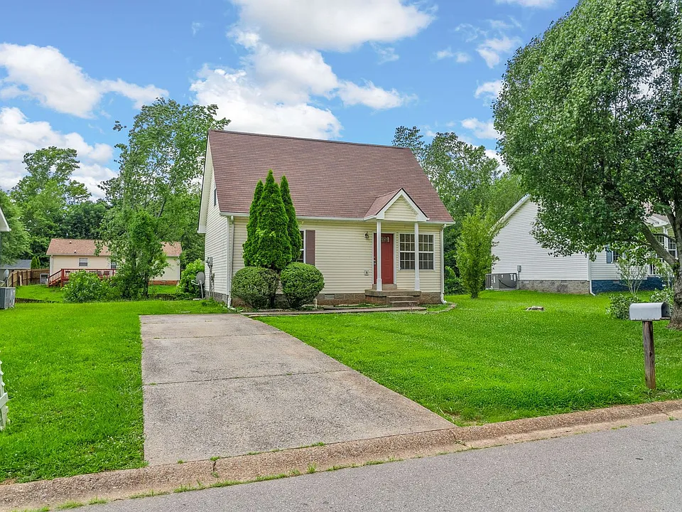 320 Lafayette Pointe Cir