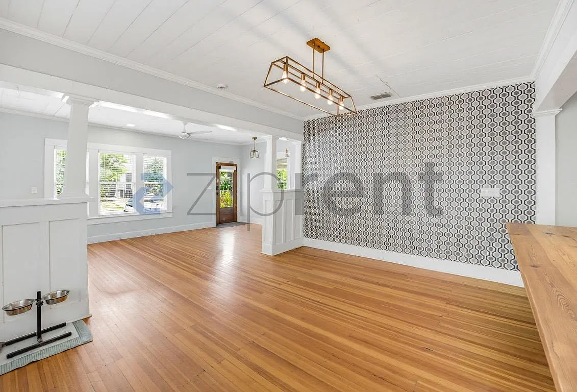 3 bed, 1420 sqft, $2,550 — Photo 2