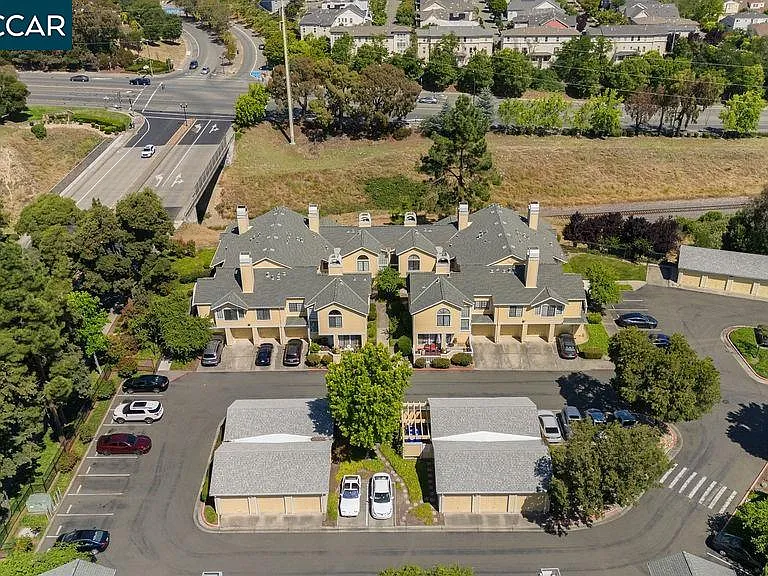 109 Devonwood — Photo 42