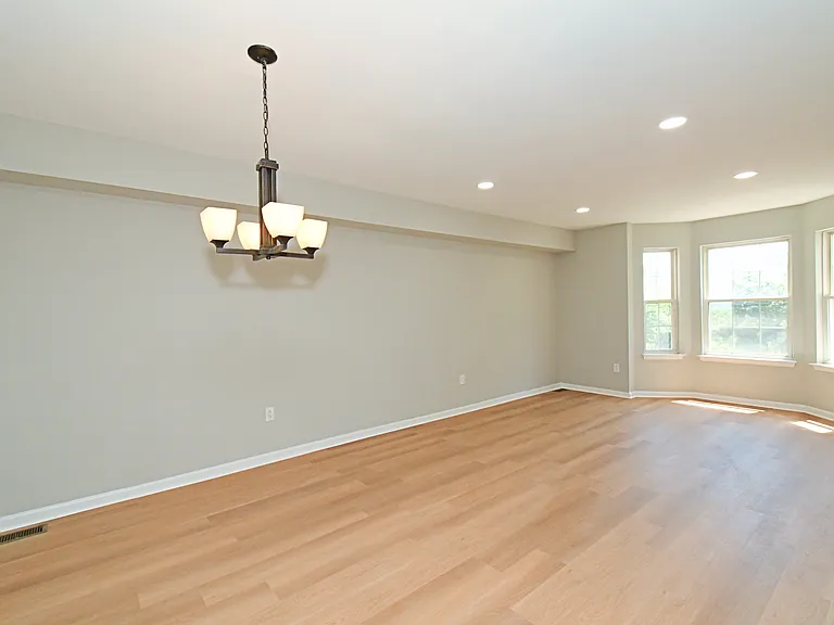18 Norsham Way #1 — Photo 4
