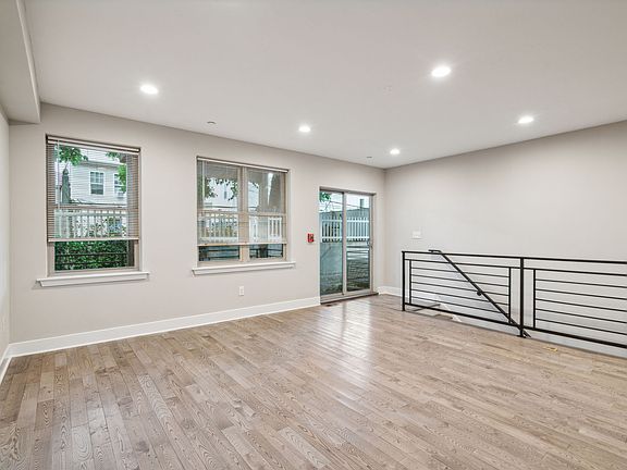 5th image of 1211 Carpenter St #2