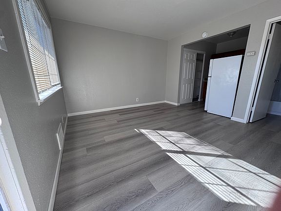 5th image of 7975 Macarthur Blvd #1