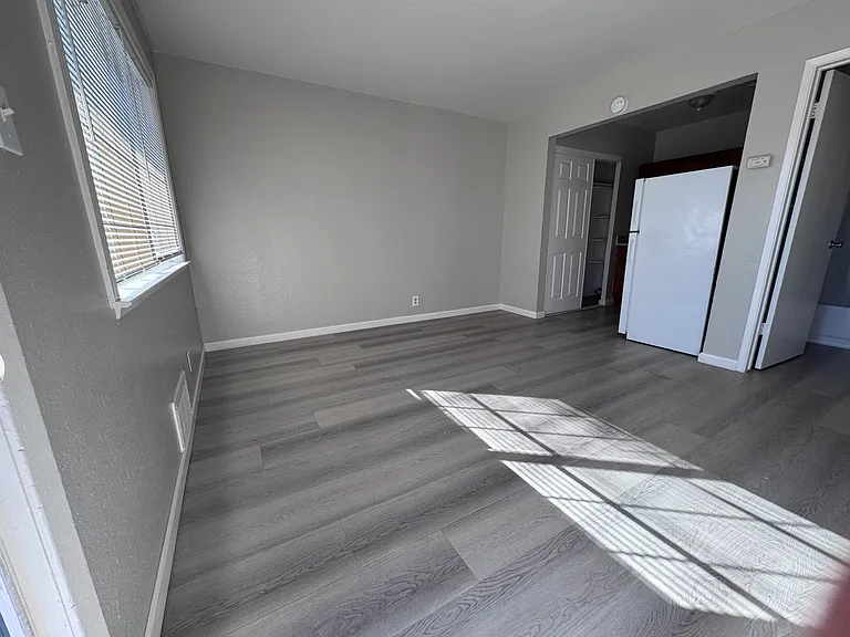 7975 Macarthur Blvd #25 — Photo 5