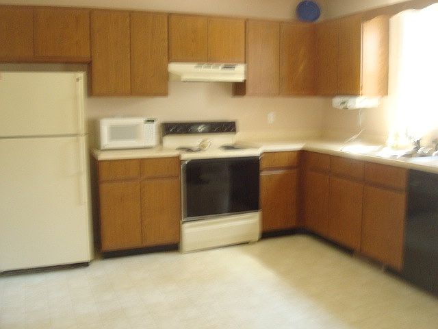 2nd image of 14 Seabrook Rd