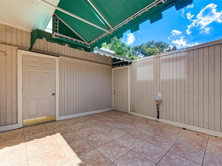 2232 S Piney Point Rd #110 — Photo 15