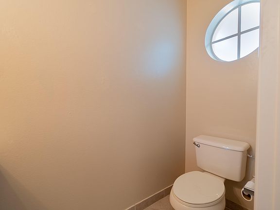 5th image of 2146 Oakmont Dr