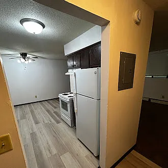 Hazelwood Apartments — Photo 12