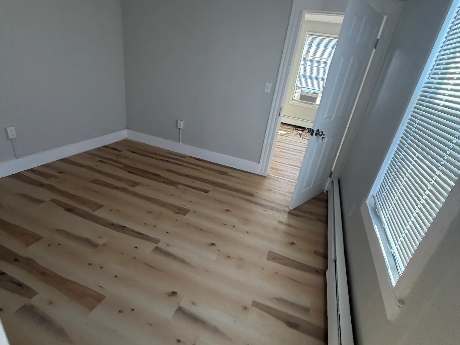 2 bed, 1000 sqft, $1,878 — Photo 4