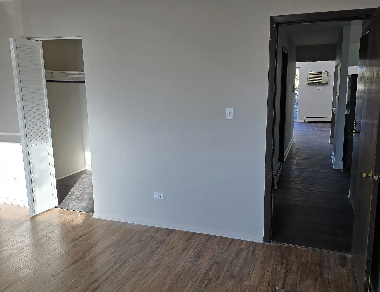 2 bed, 900 sqft, $1,700 — Photo 2