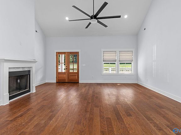 2nd image of 193 Bush Rd
