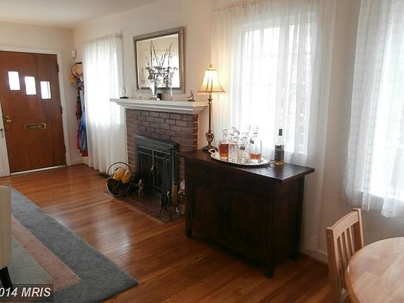 4th image of 909 N Kensington St
