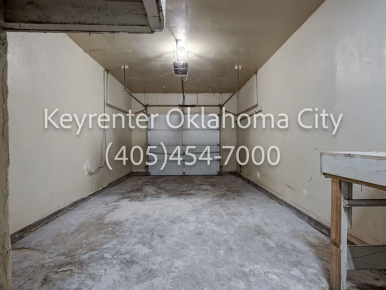 1520 Rowena Ln — Photo 27