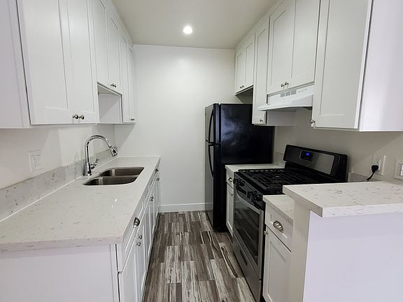 5th image of 938 N Spaulding Ave APT 9