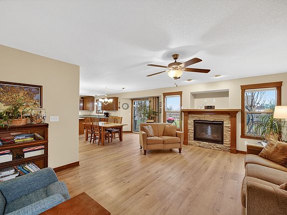 3rd image of 704 N 14th Ave