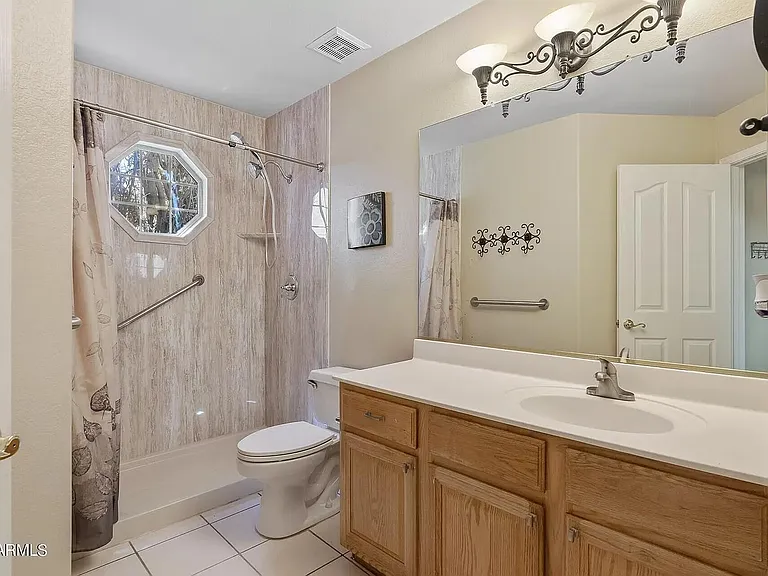 7879 W Kerry Ln — Photo 9