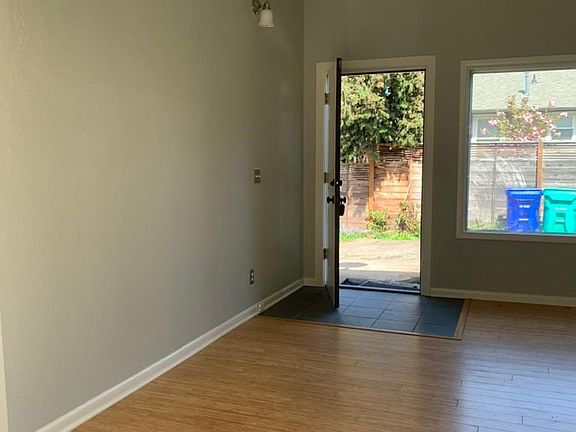 4th image of 4724 SE 37th Ave #4724