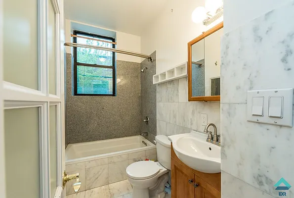 Rented by EXR | media 38