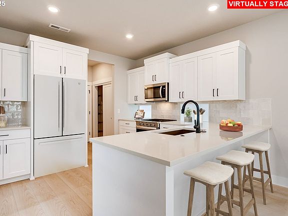 4th image of 6549 SE Kinnaman St