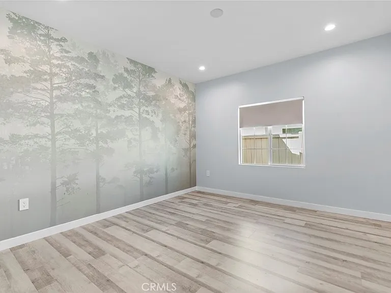 545 Ivy — Photo 12