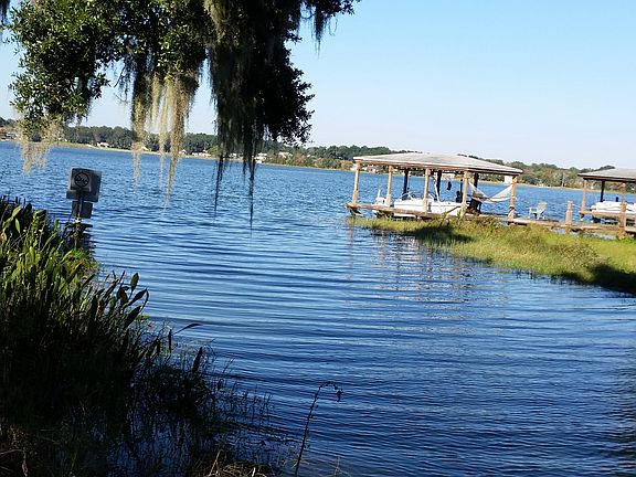 4th image of 302 S Lakeshore Dr