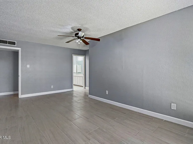 6141 Sierra Valle Ln — Photo 34