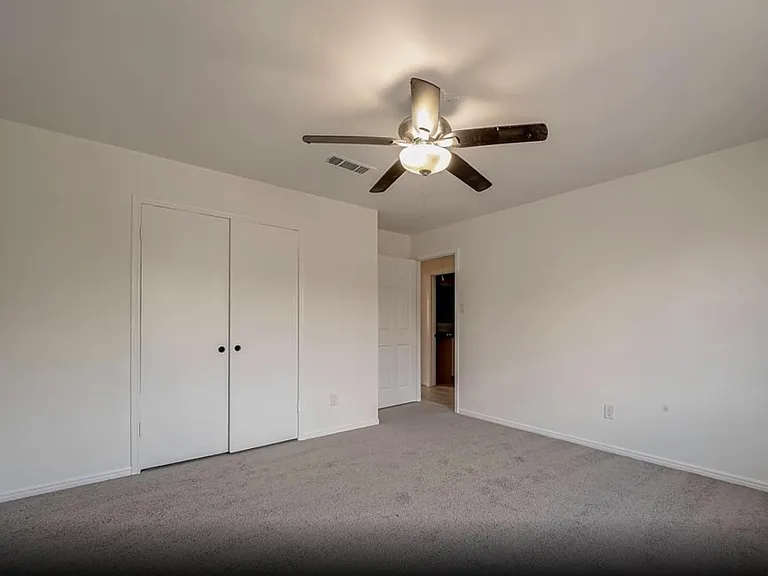 3806 Willow Springs Ln — Photo 9