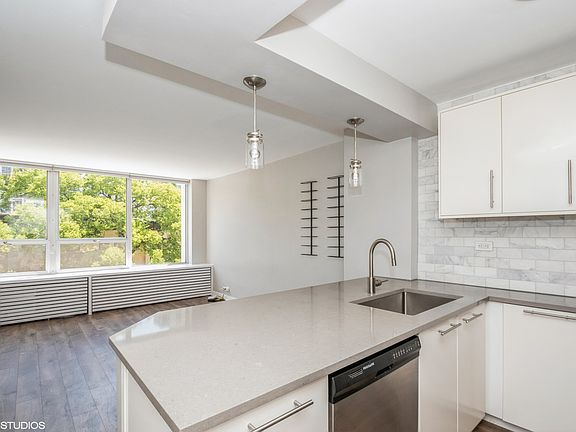 4th image of 70 W Burton Pl APT 306
