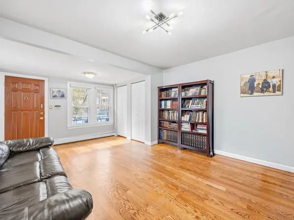 1569 East 34th Street image 5 of 21