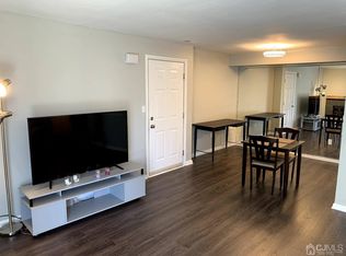 1820 Ravens Crest Dr, Plainsboro, NJ 08536