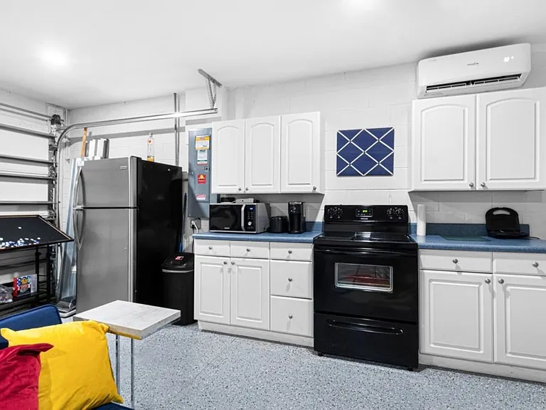 1501 NE 33rd St #B — Photo 8