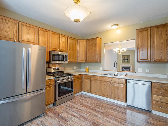 5th image of 6139 Albany Crest Ave