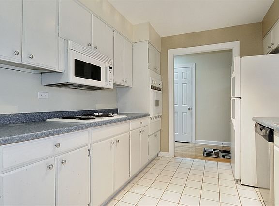 3rd image of 6421 Marshall Dr