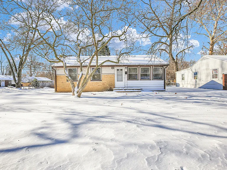 1101 N McKinley Ave — Photo 4