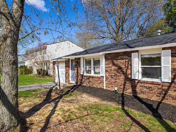 4th image of 1142 Fletcher Dr