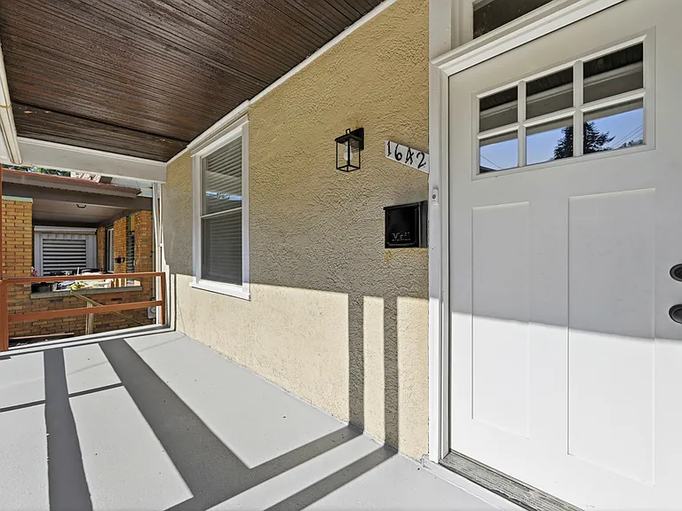 1642 Methyl St — Photo 14