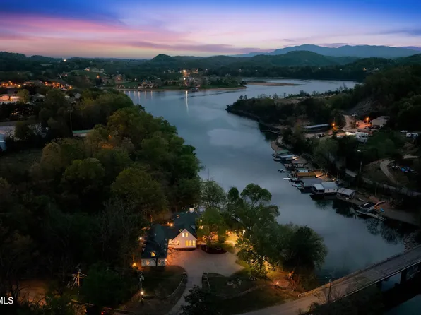 133 Knob Creek Dock Rd, Johnson City, TN 37601