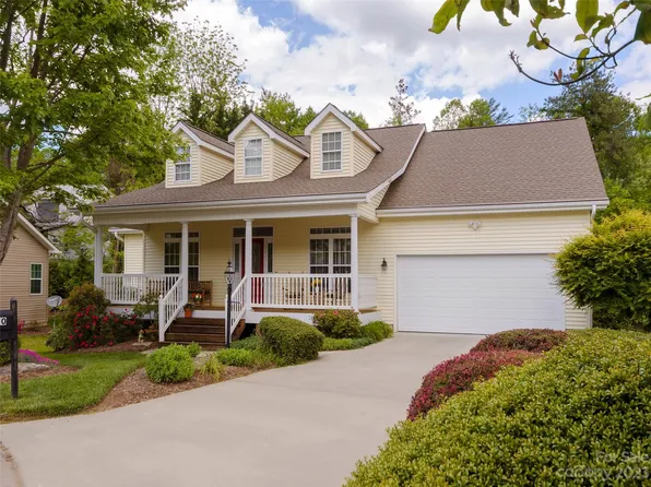 30 Waterbury Ct, Hendersonville, NC 28791