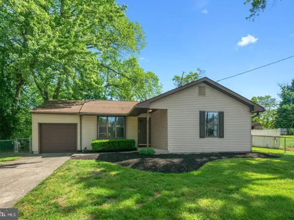 145 Hillcrest Ln #145, Blackwood, NJ 08012
