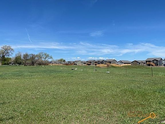 2nd image of 2918 Garden Ln