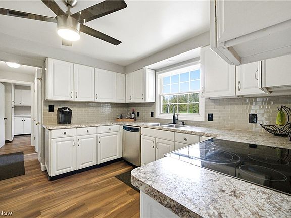 5th image of 2251 Pine Ridge Dr