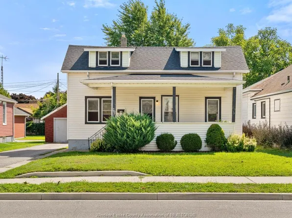 22 Melrose Ave, Leamington, ON N8H 2H8