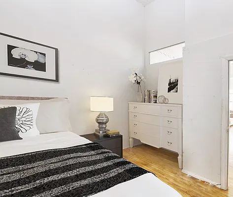 Rented by R New York | media 7