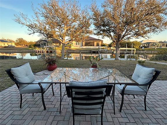 3rd image of 9436 Spring Cir